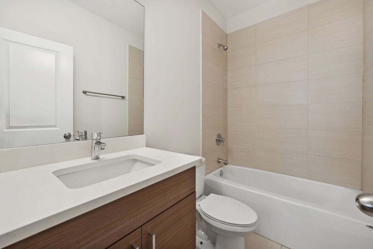 Erie/Ohio - Photo 4 of 31