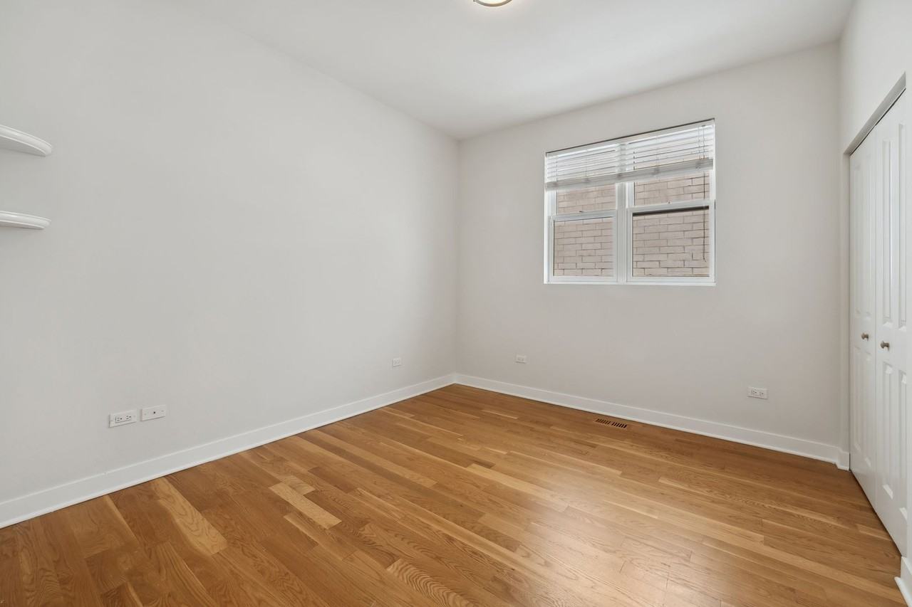 Erie/Ohio - Photo 5 of 31