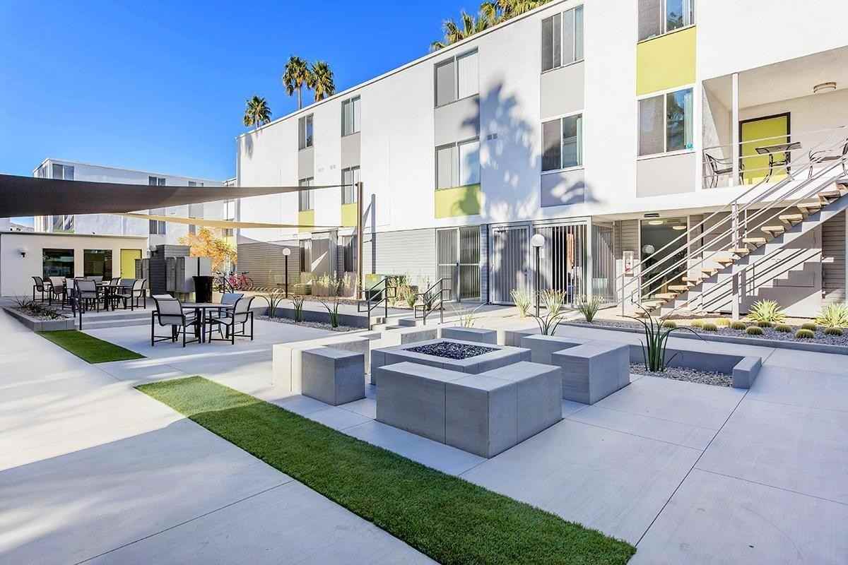 449 E Arenas Rd - Photo 6 of 38