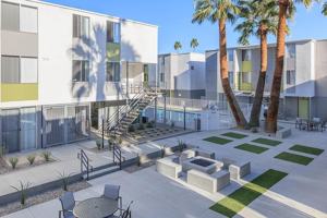 featured image of 449 E Arenas Rd