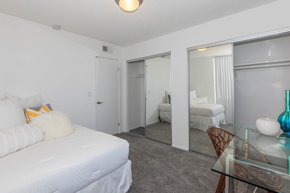 449 E Arenas Rd - Photo 6 of 38