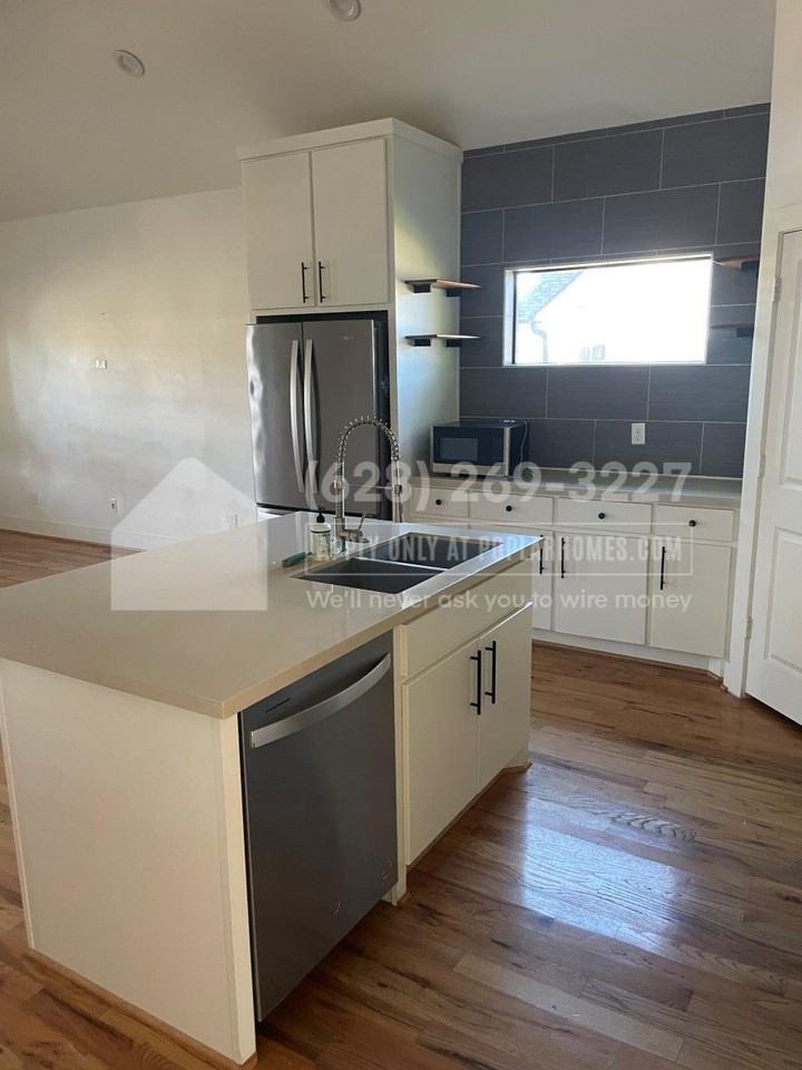 5318 Leeland St - Photo 3 of 26