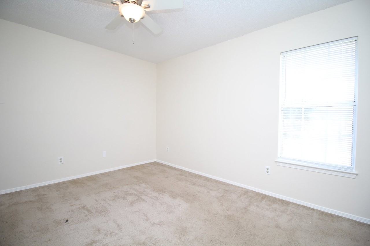 8126 Crystal Wells Pl - Photo 7 of 16