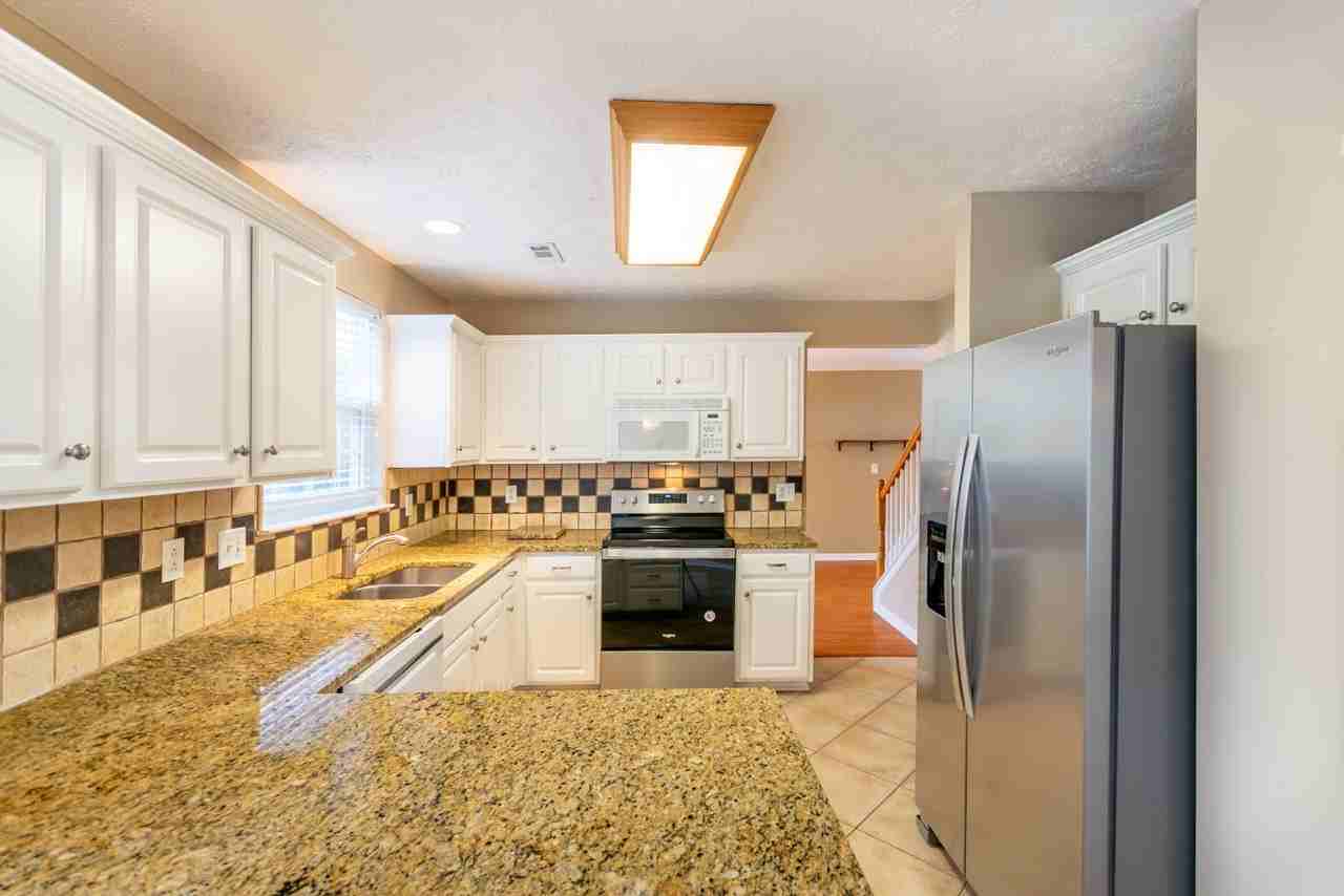 4716 Chepstow Dr - Photo 5 of 17