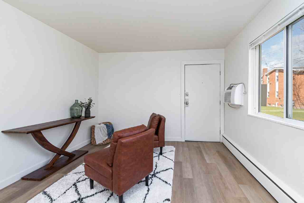 2807 Ronan St Apt 1 - Photo 3 of 10
