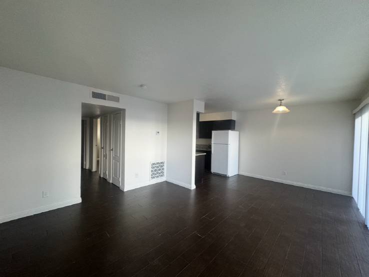 2616 Lynnwood St #5 - Photo 3 of 18