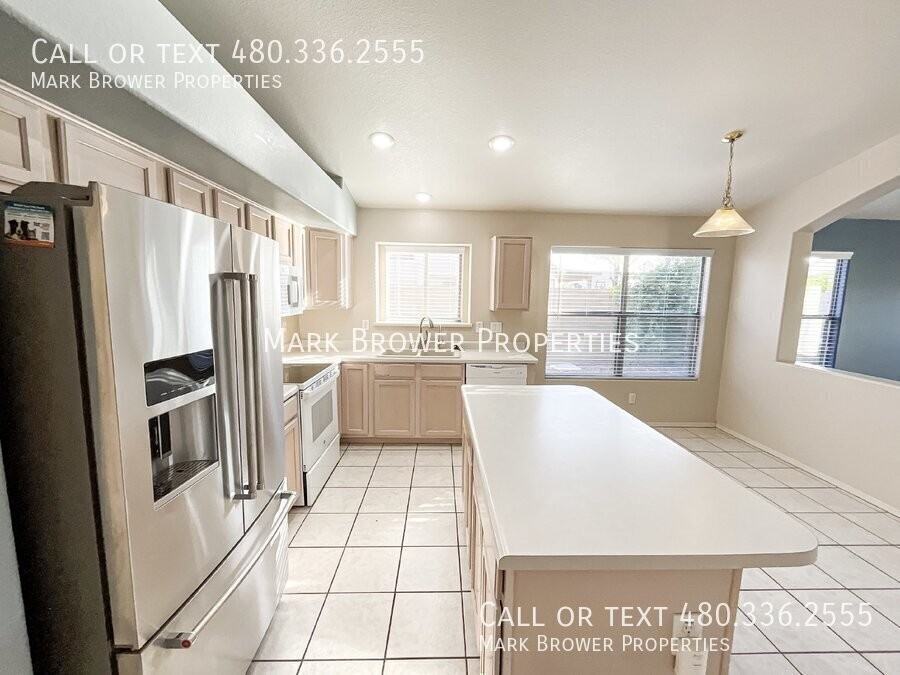 2091 East Fairview Street - Photo 7 of 29