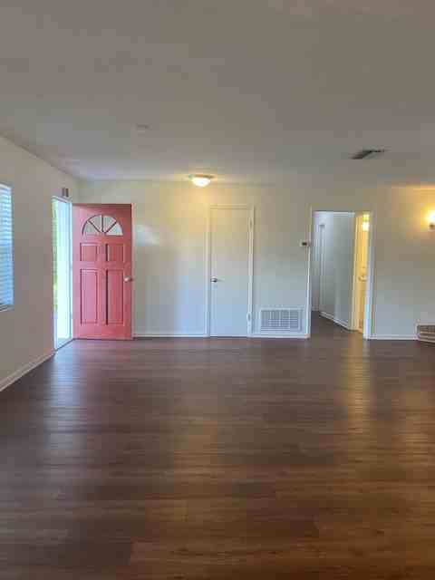 1247 Cardinal Ln - Photo 3 of 17