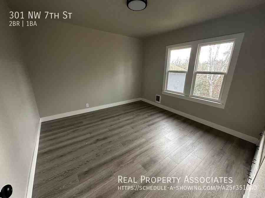 301 Nw 7th St - Photo 5 of 13