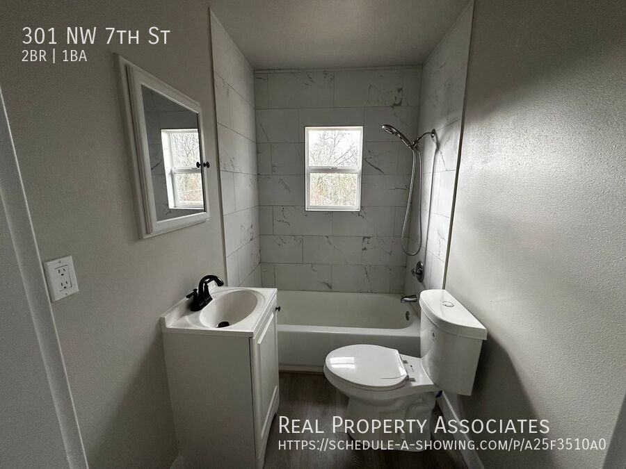 301 Nw 7th St - Photo 7 of 13