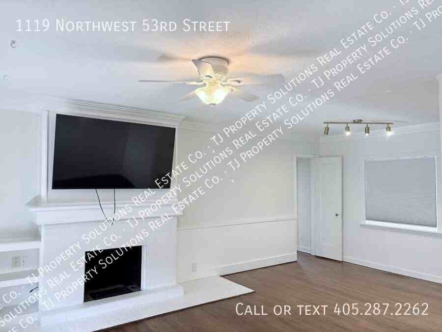 1119 Nw 53rd St - Photo 3 of 28