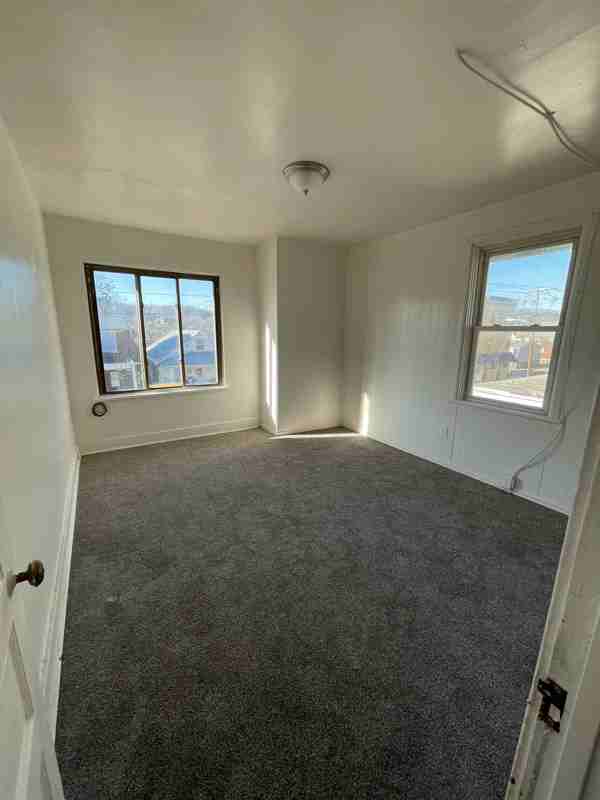 1818 Kenneth Ave #2ndFL - Photo 3 of 3