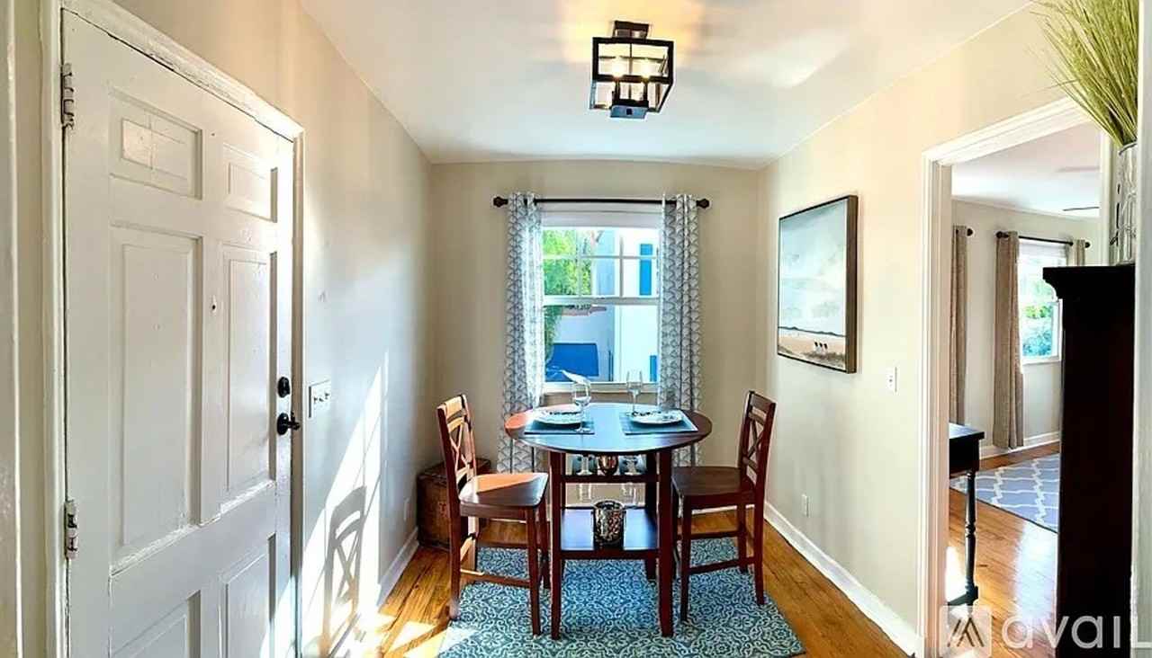525 34th St - Photo 4 of 9