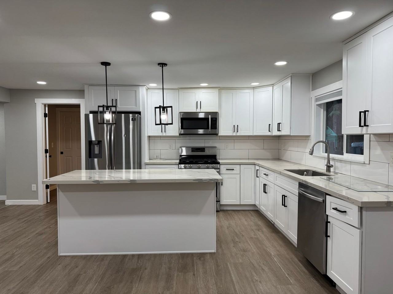 10417 Ne 130th St - Photo 3 of 18