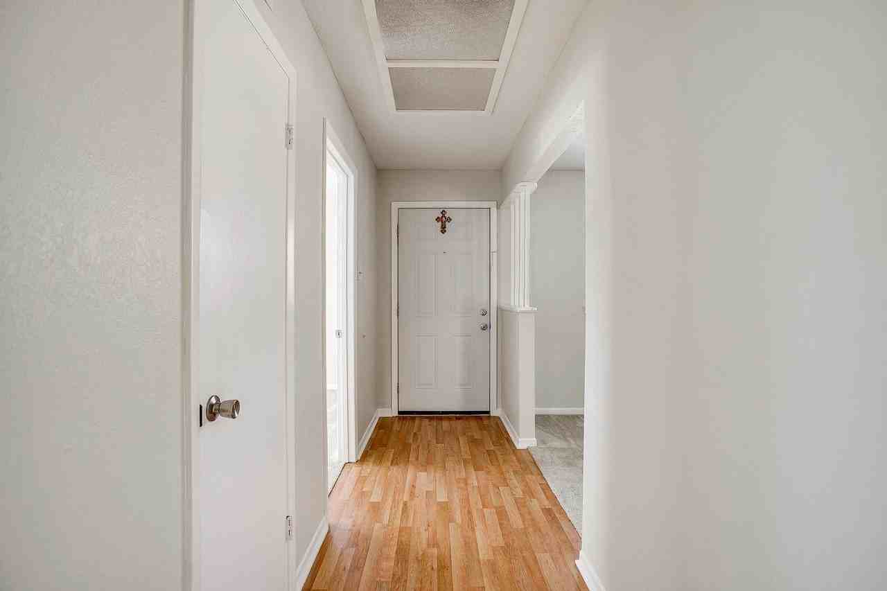 3491 Bandera Rd - Photo 3 of 20