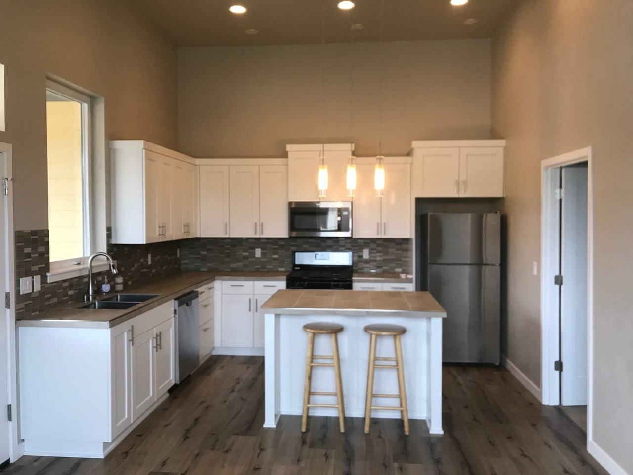 4682 4682 SW Yew Leaf Court-ADU #ADU - Photo 2 of 10