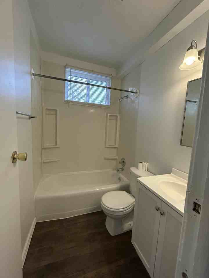 730 West 25th Street, Unit C - Photo 2 of 7