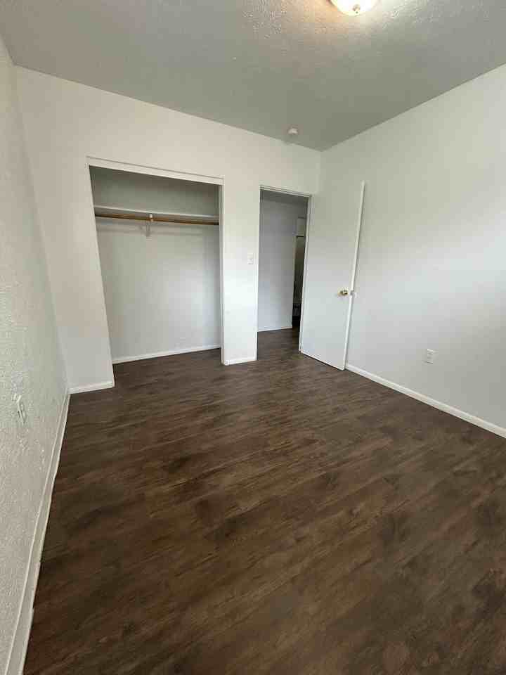 730 West 25th Street, Unit C - Photo 3 of 7