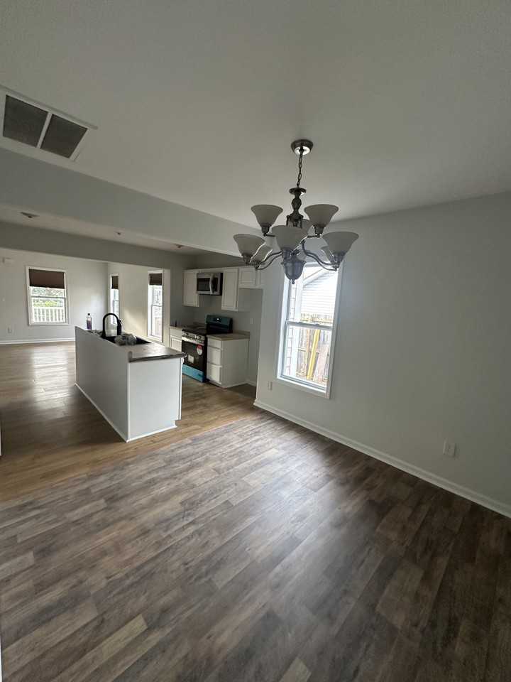 1112 Browns Aly #NA - Photo 6 of 13