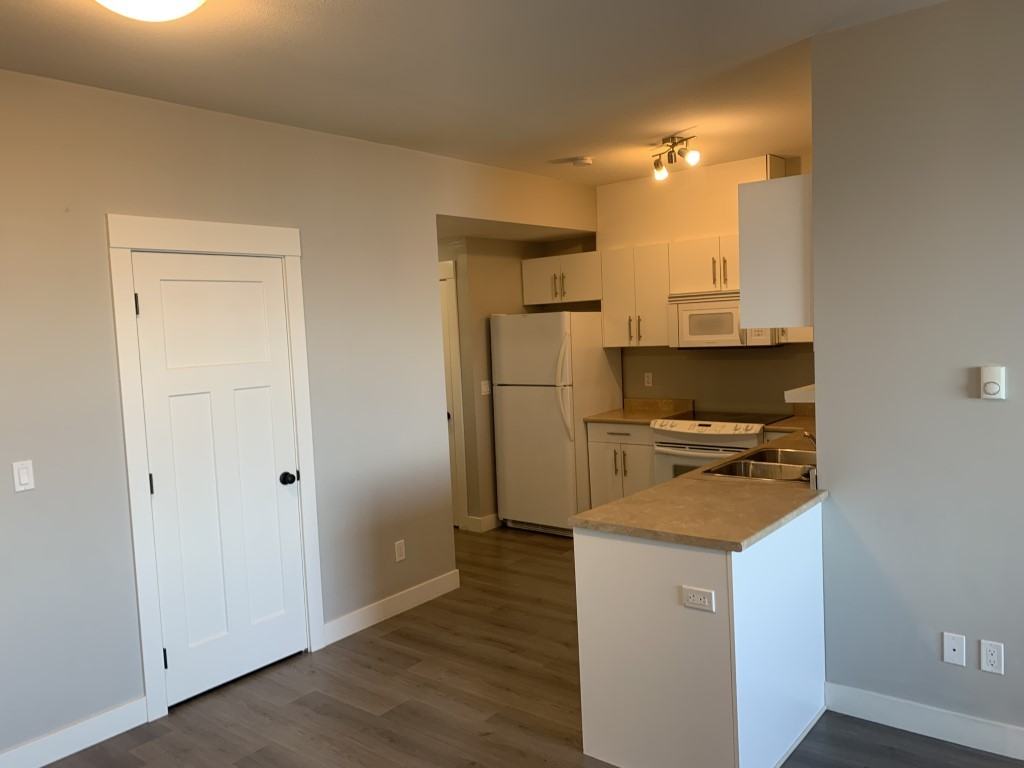 5361 Royal Sea View Lowr - Photo 4 of 19