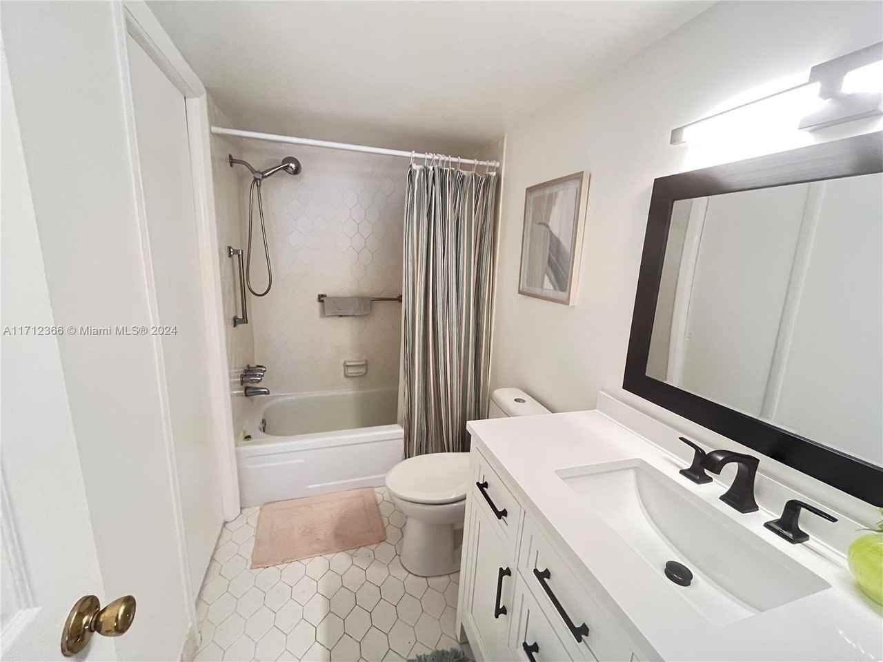 1849 S Ocean Dr #1603 - Photo 7 of 14