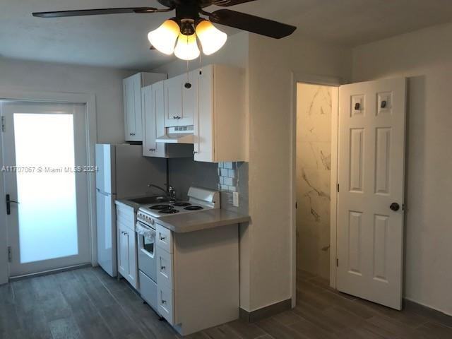 2215 Sw 47th St #1-3 - Photo 3 of 6