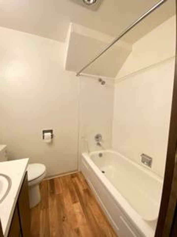 Bellevue Vista - Photo 3 of 16