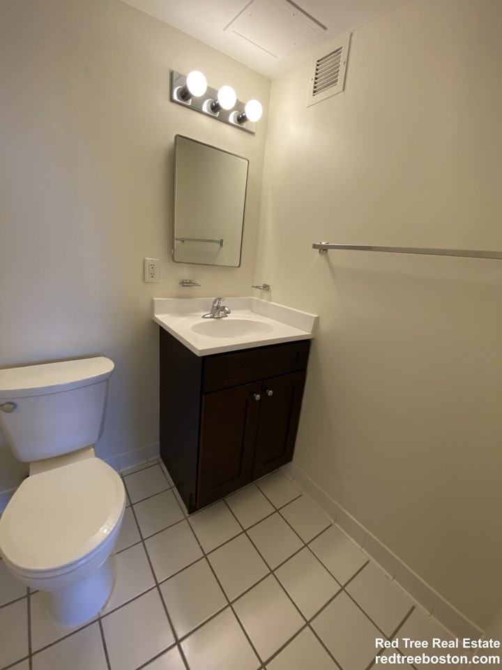 175 Freeman St #902 - Photo 6 of 28