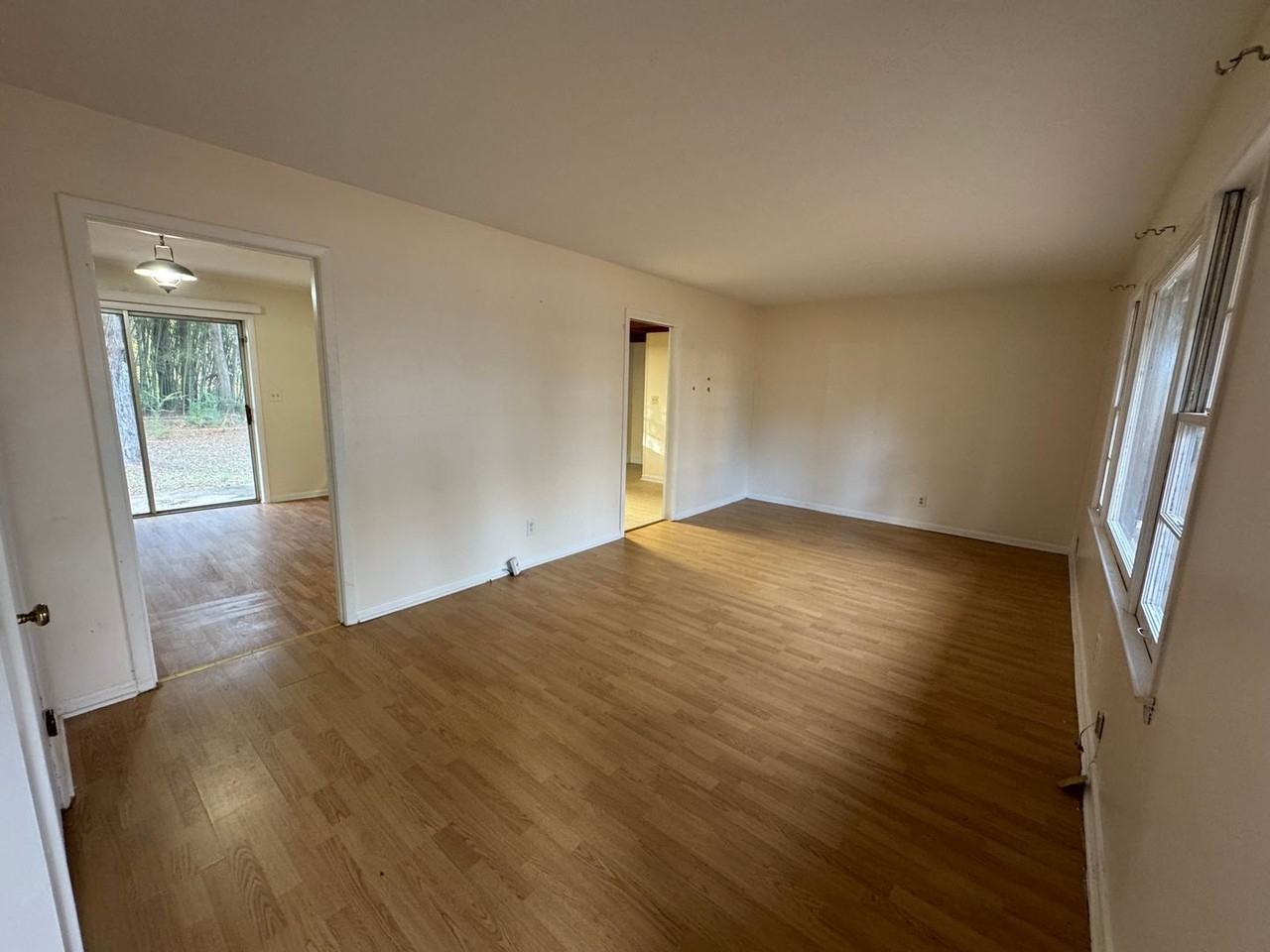 102 Marie Ave Sw - Photo 2 of 9