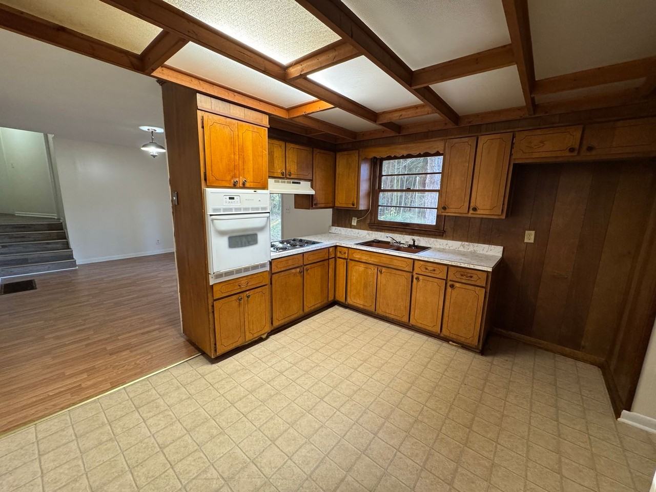 102 Marie Ave Sw - Photo 3 of 9