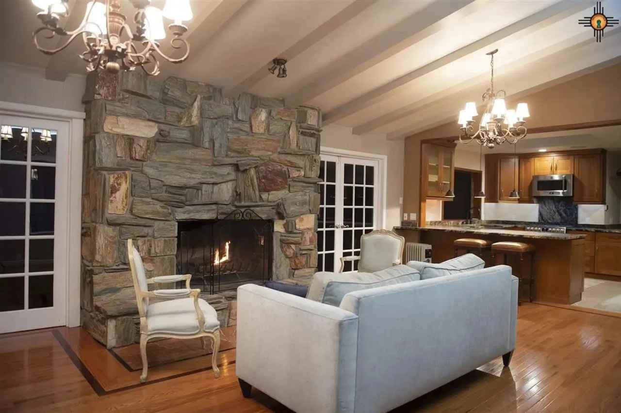 2100 Mariyana Ave - Photo 2 of 5