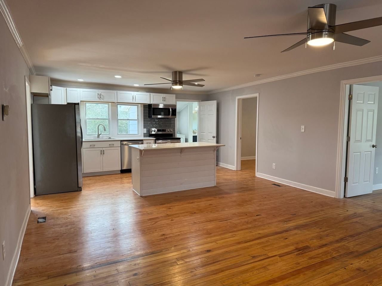 102 Horseman Dr - Photo 5 of 17