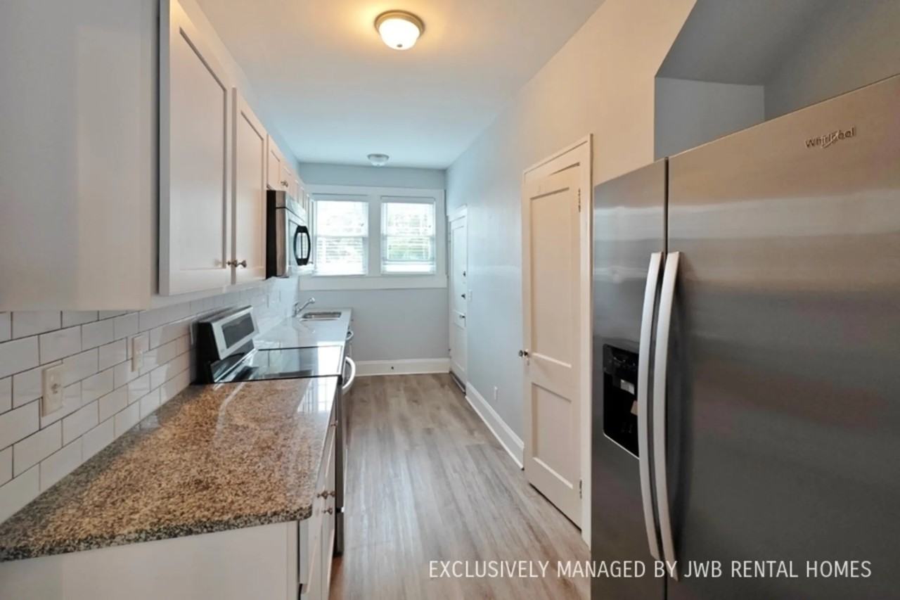 1009 Stockton St - Photo 3 of 8