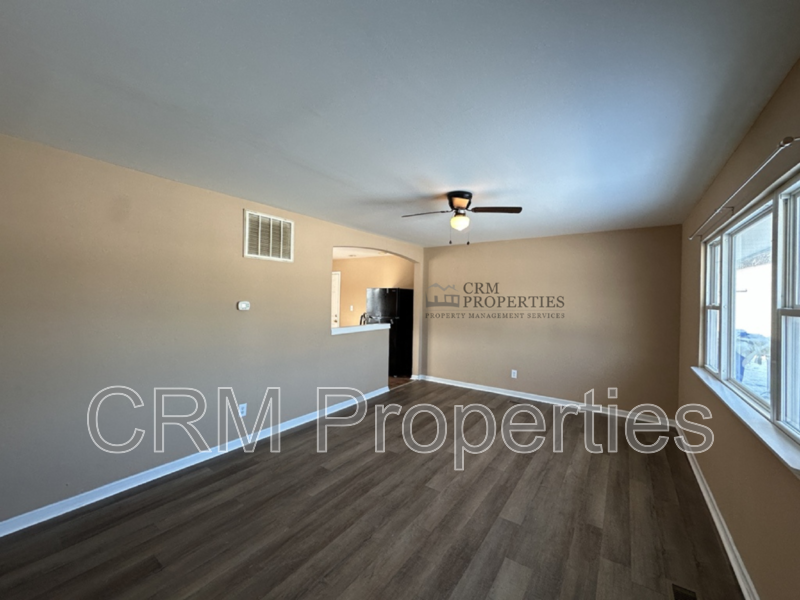 1103 Ruddell Dr - Photo 2 of 18