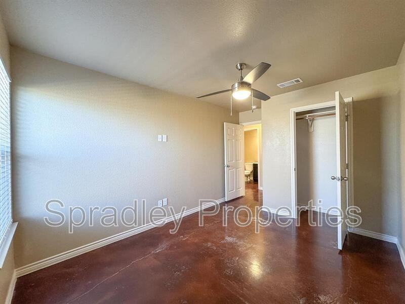 1654 Sabine Rd - Photo 6 of 13