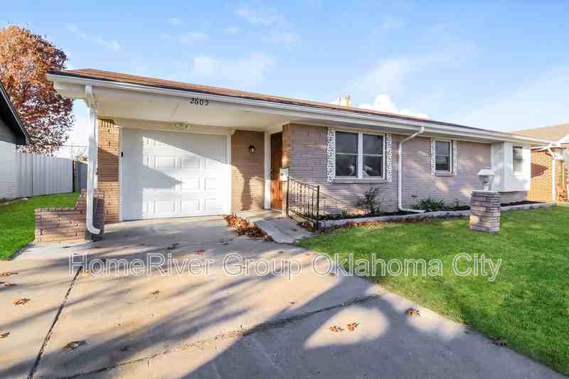 2605 Sw 68th St - Photo 2 of 23