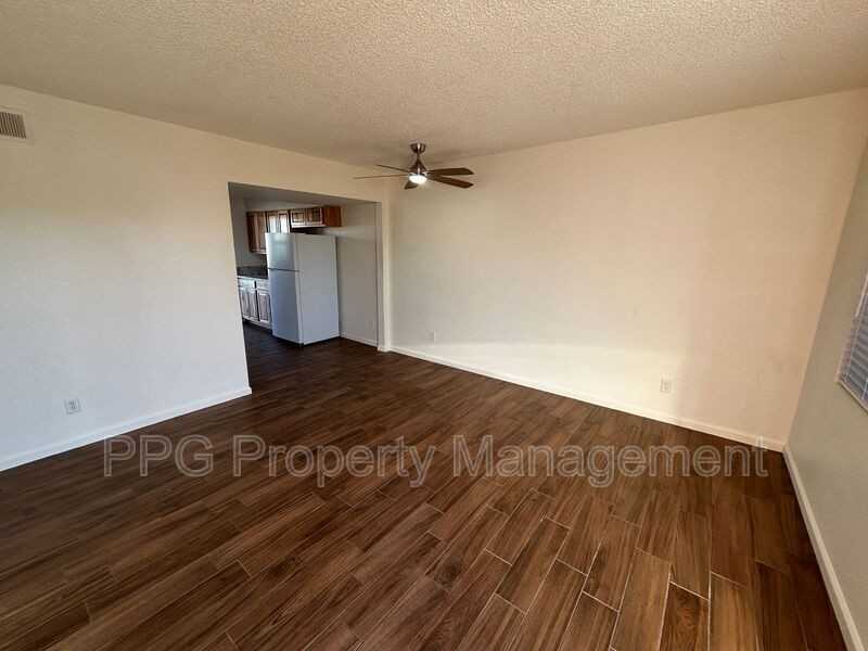 11204 W Nevada Ave - Photo 3 of 15