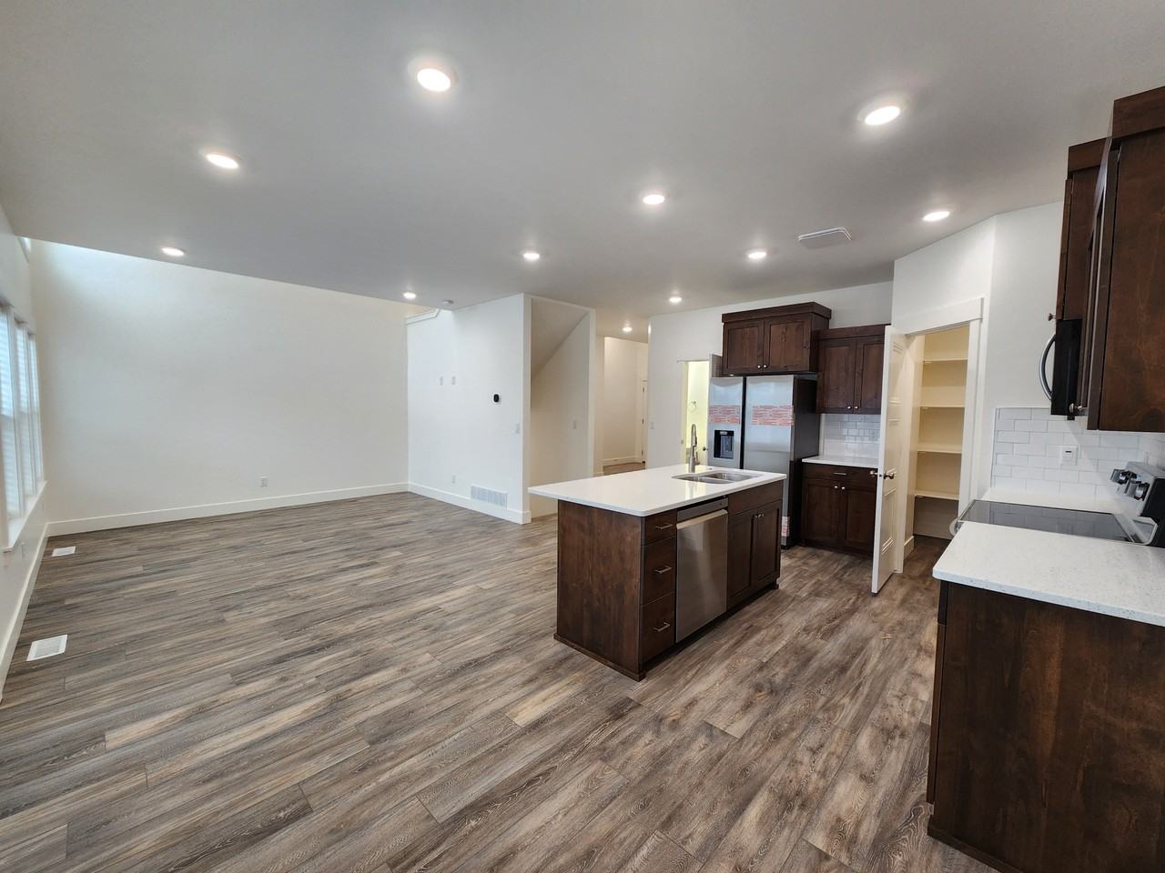 3043 Kalani Ct - Photo 4 of 20