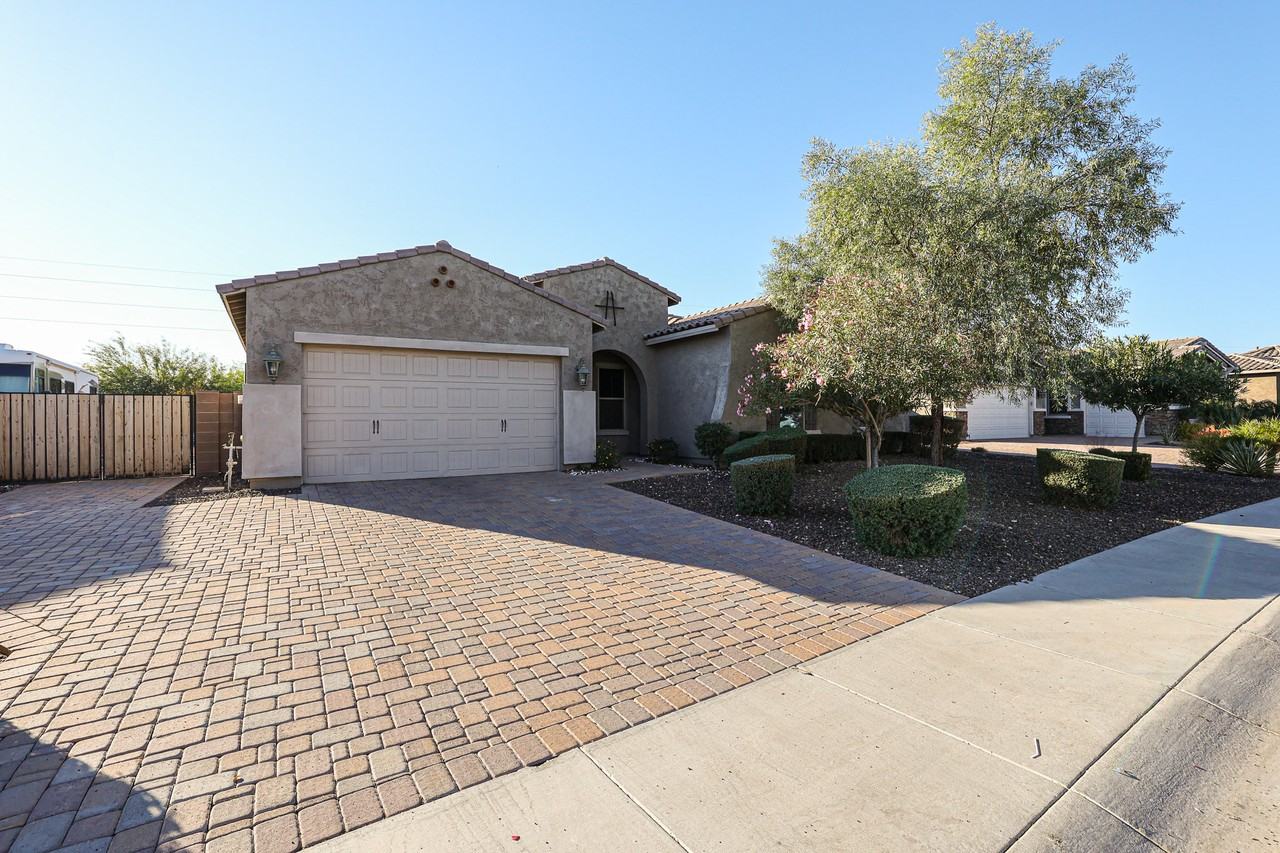 9339 W Via Del Sol - Photo 3 of 50