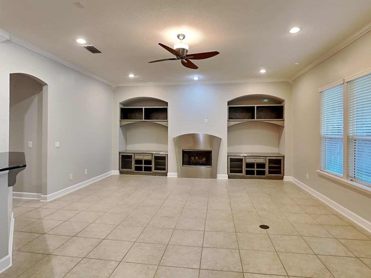 11764 Crusselle Dr - Photo 5 of 27