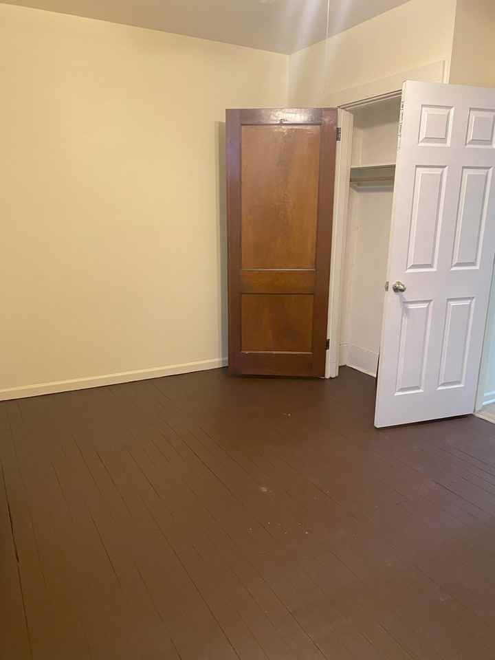 832 Broadway Ave - Photo 2 of 12