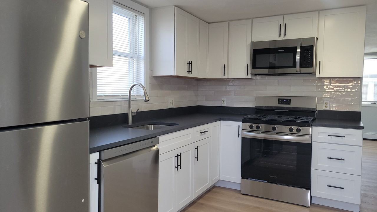 Mount Pleasant St - Photo 3 of 25