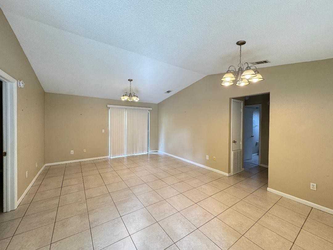 1211 Foxwood Dr - Photo 6 of 20