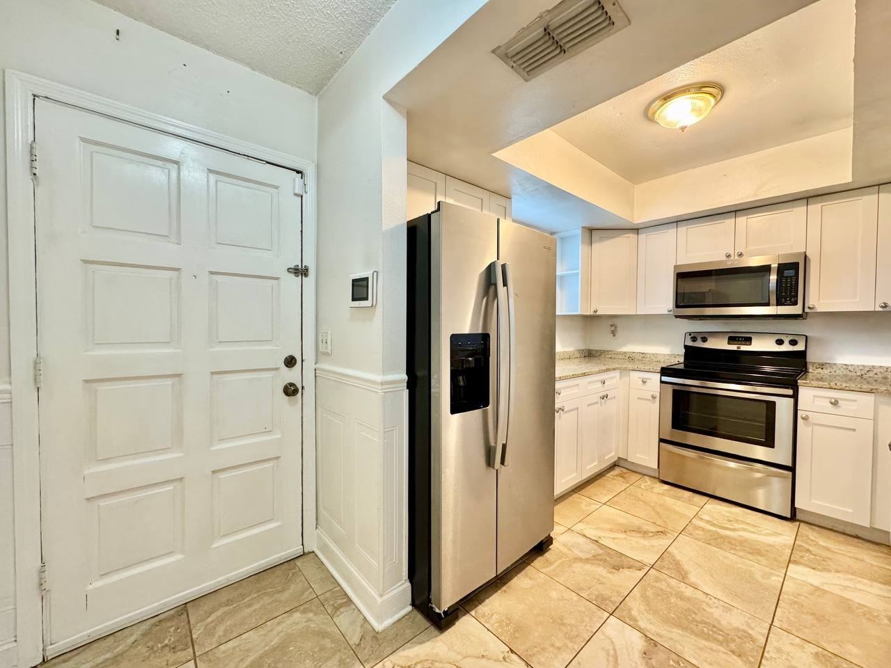 5102 Lawnton Ct - Photo 3 of 24