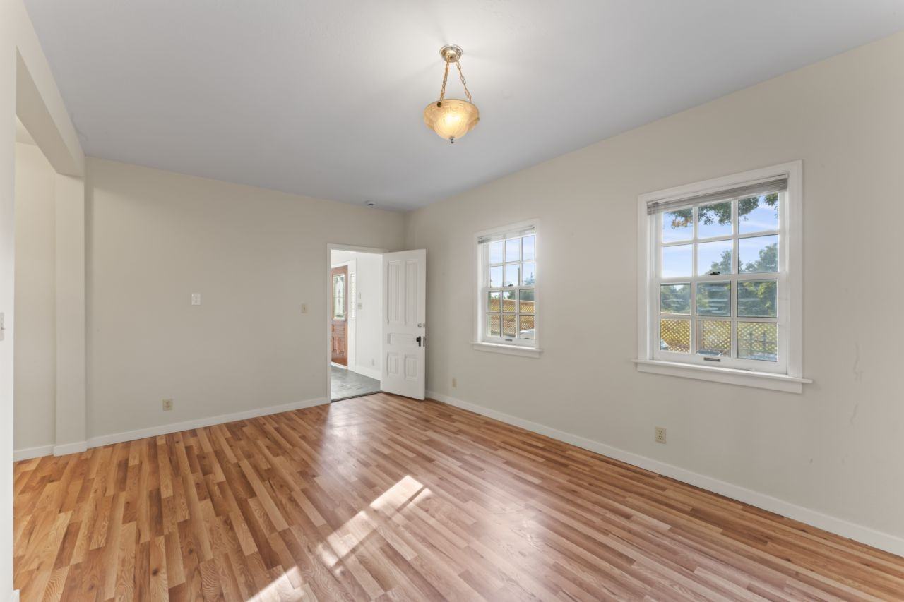 588 Andrews Way - Photo 2 of 50