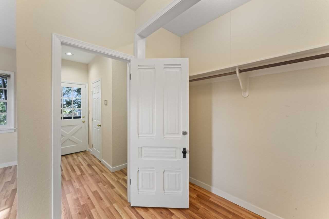 588 Andrews Way - Photo 3 of 50