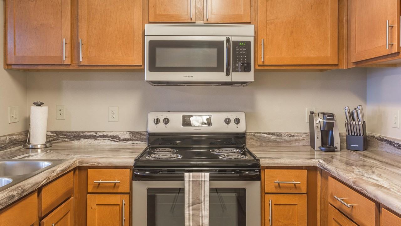 701 W 101st Pl S - Photo 3 of 33