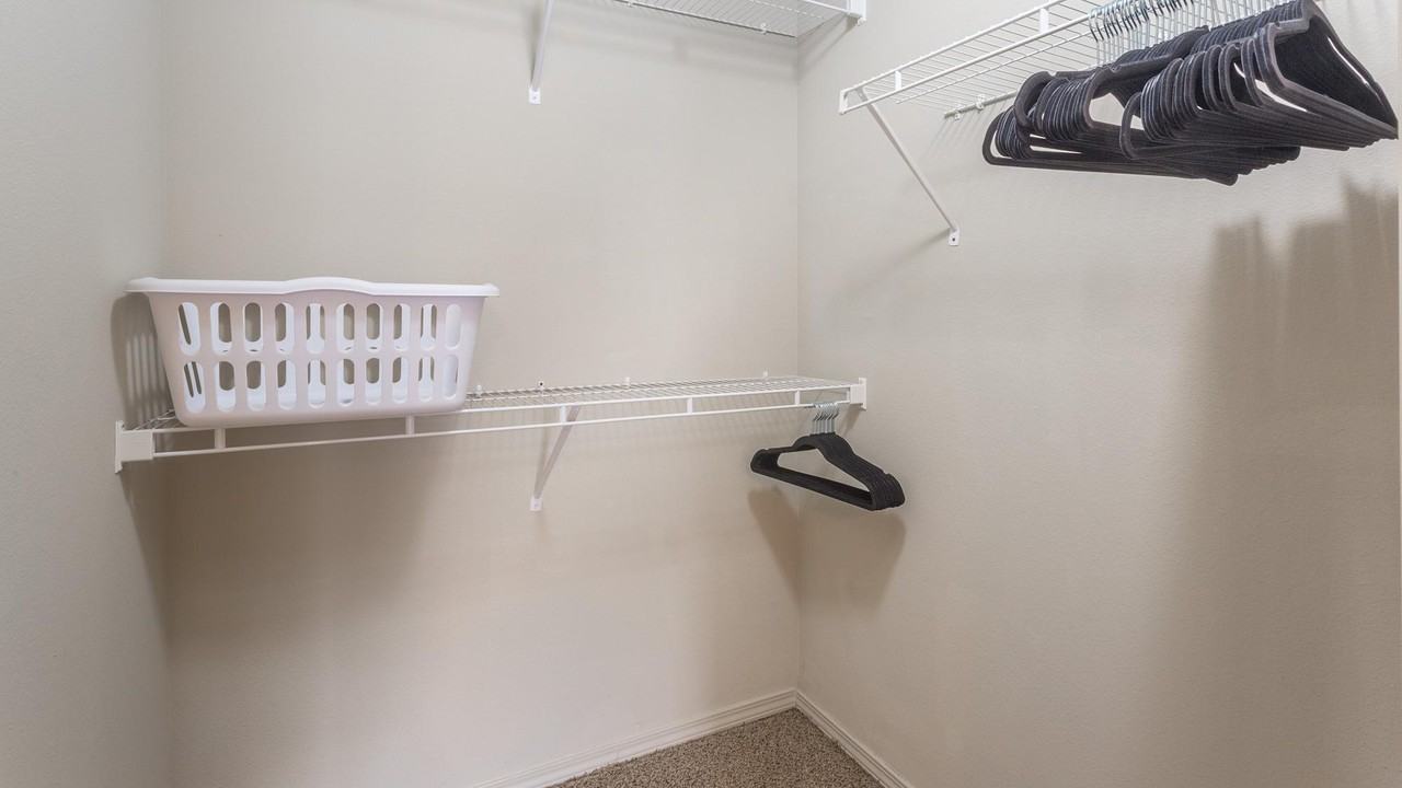 701 W 101st Pl S - Photo 7 of 33