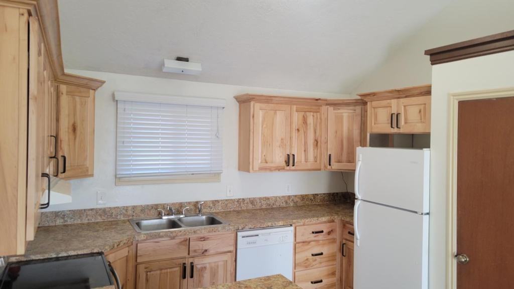 2519 N 330 E #2 - Photo 3 of 12