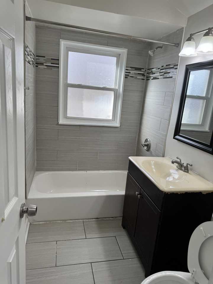 9624 South Merrill Avenue - Photo 2 of 22